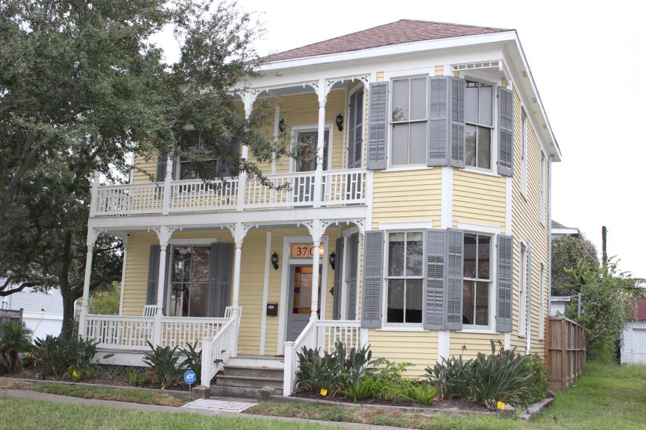 Historic 1899 Home For Summer Galveston Exterior photo